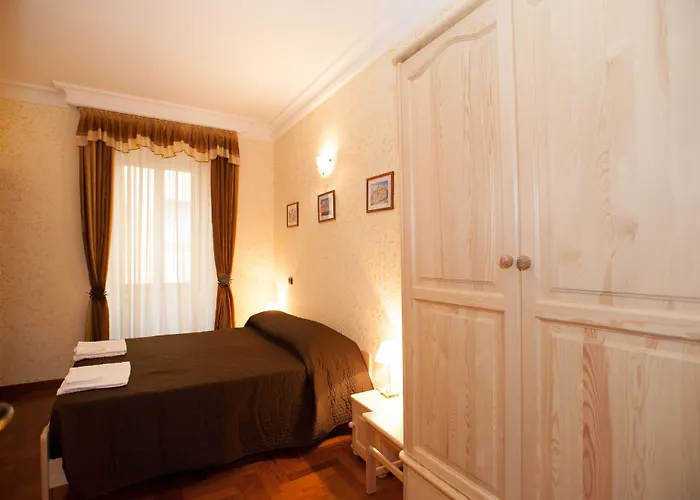 St. Peter's Pensión 4*