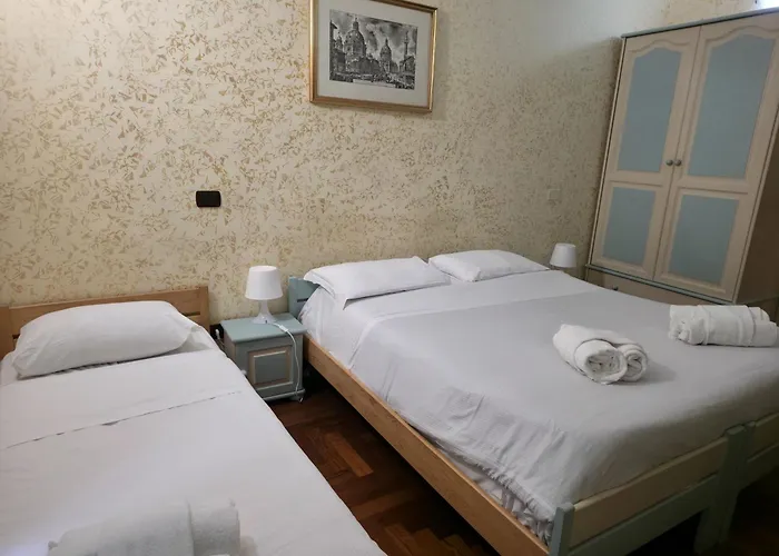 St. Peter's Pensión Roma